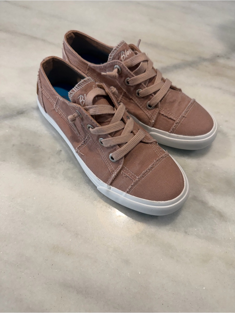 Women’s Blowfish Malibu Casual Sneakers NWOT